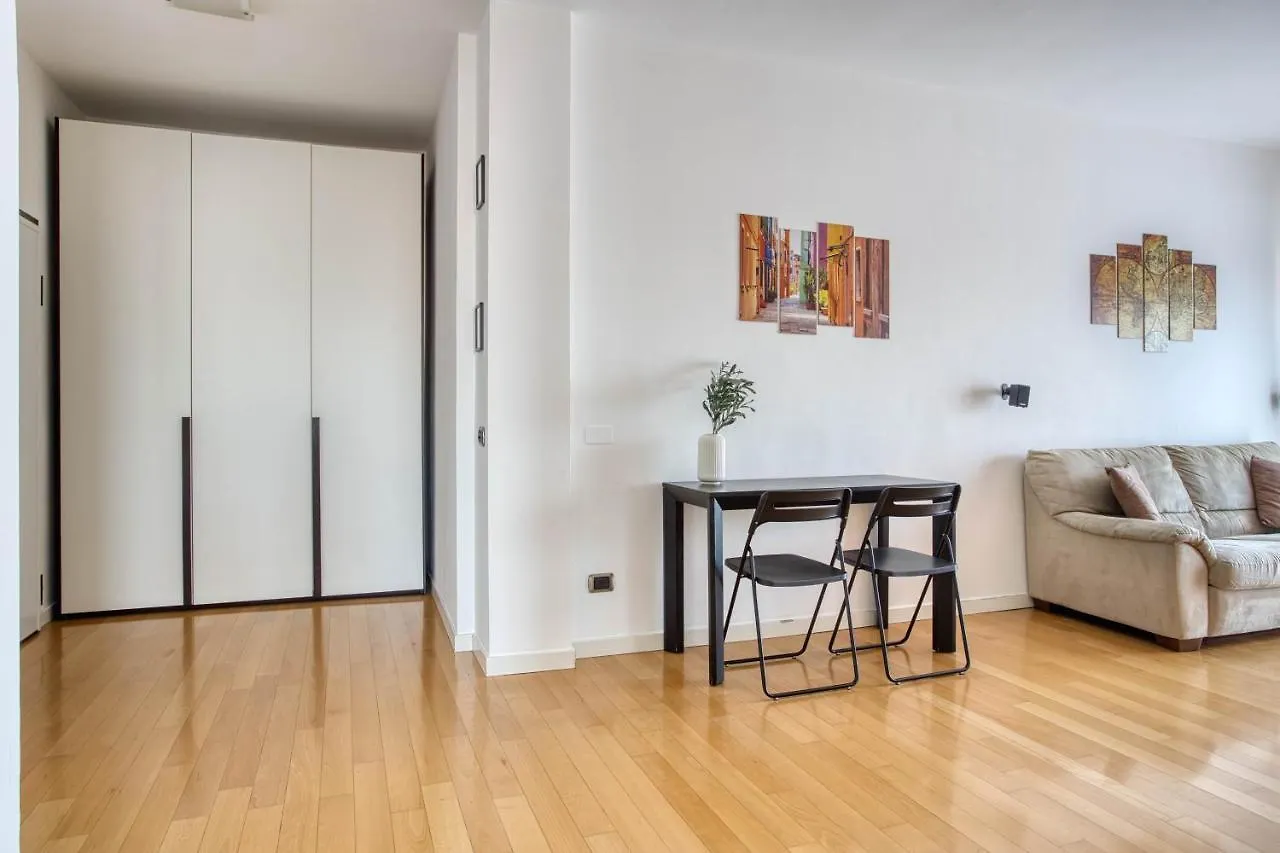 Joivy Delightful Flat In Forlanini Apartment Milan 0*,